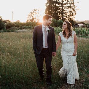 Meet your Posher, Emi